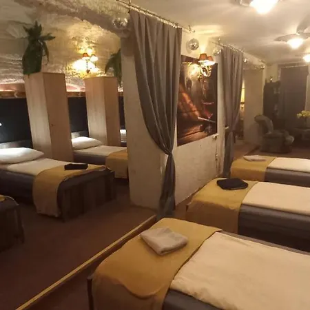 بيت ريفي Zajazd Albatros Rzeszow Pokoje Domki Apartamenty Spa *