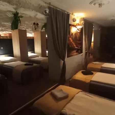 بيت ريفي Zajazd Albatros Rzeszow Pokoje Domki Apartamenty Spa *