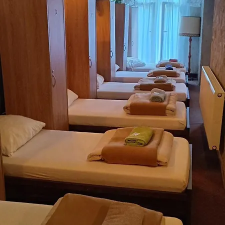 بيت ريفي Zajazd Albatros Rzeszow Pokoje Domki Apartamenty Spa *