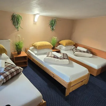 Zajazd Albatros Rzeszow Pokoje Domki Apartamenty Spa رشيشوف
