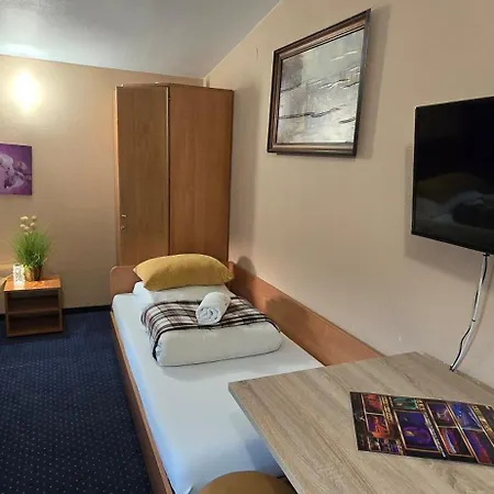 Zajazd Albatros Rzeszow Pokoje Domki Apartamenty Spa * رشيشوف