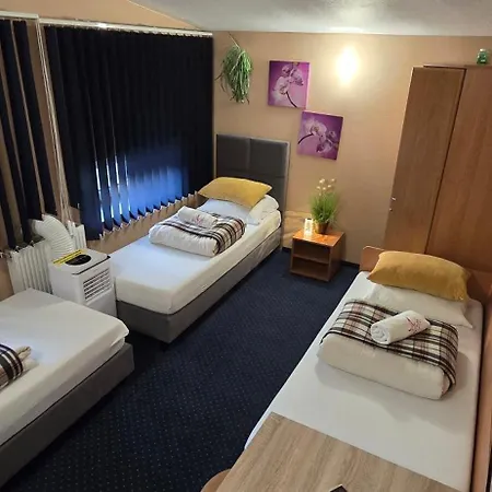 بيت ريفي Zajazd Albatros Rzeszow Pokoje Domki Apartamenty Spa *