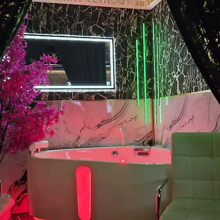 Zajazd Albatros Rzeszow Pokoje Domki Apartamenty Spa رشيشوف