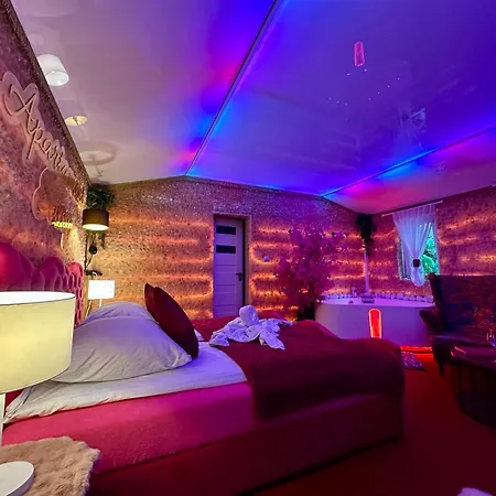 بيت ريفي Zajazd Albatros Rzeszow Pokoje Domki Apartamenty Spa *