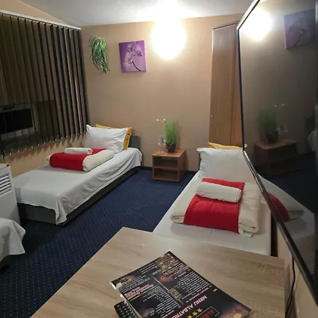 بيت ريفي Zajazd Albatros Rzeszow Pokoje Domki Apartamenty Spa