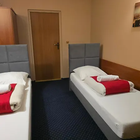 بيت ريفي Zajazd Albatros Rzeszow Pokoje Domki Apartamenty Spa *